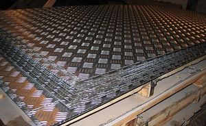 Лист алюминиевый рифленый 1.5х1200х1000мм (Квинтет) ТУ 1-801--20-2008